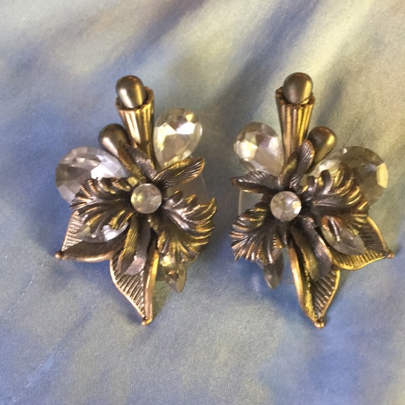 🥜TRADED🥜Vintage silver LARGE floral earrings - Picture 3 of 14